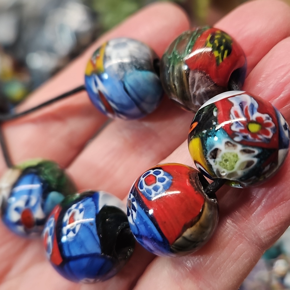 24 Vintage Milliefiore Glass Beads  Medium-Large Big Hole- Some Have Tiny Faces! - Picture 4 of 5